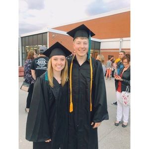 Meet your Posher, Maddie